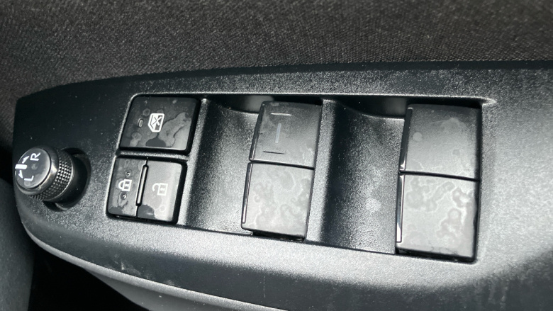 Toyota Yaris 1.5 Hybrid Design 5dr CVT Hybrid Hatchback